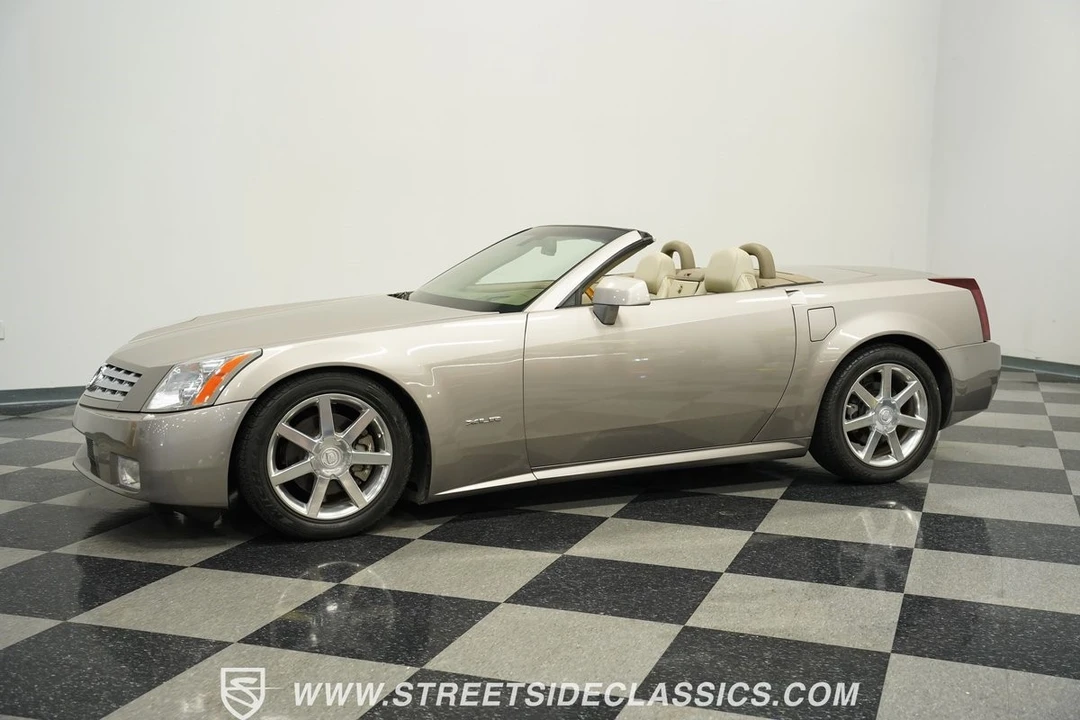 2004 Cadillac XLR - Image 7 of 21