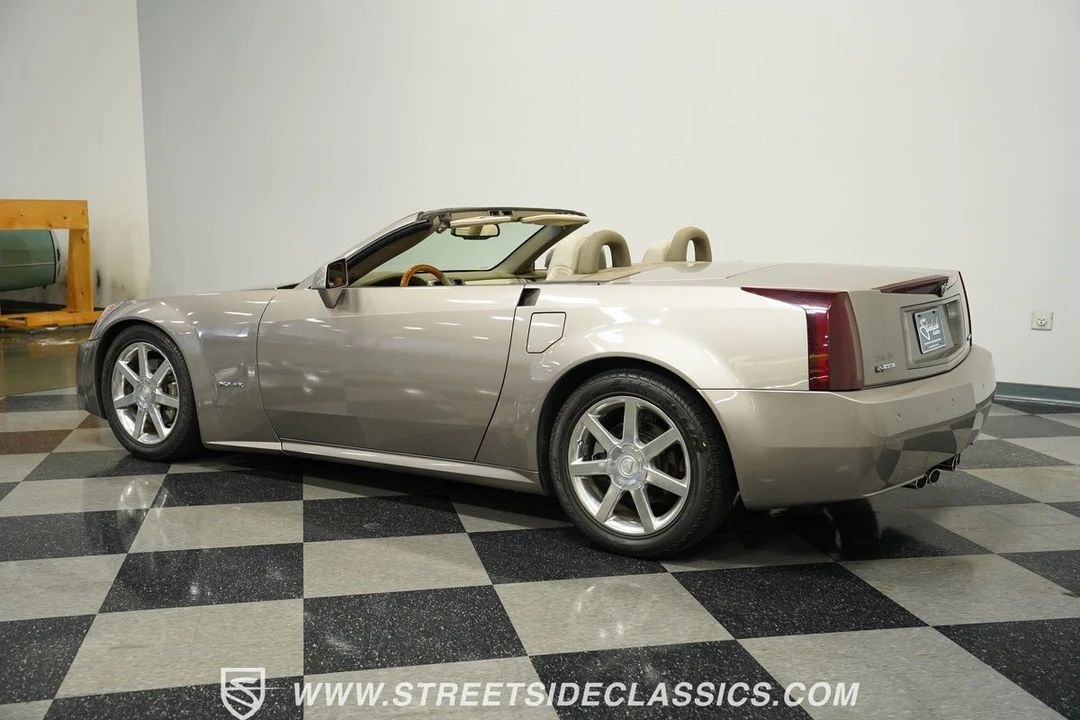 2004 Cadillac XLR - Image 9 of 21