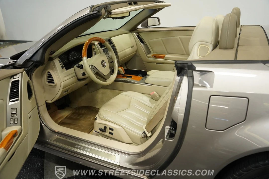 2004 Cadillac XLR - Image 4 of 12