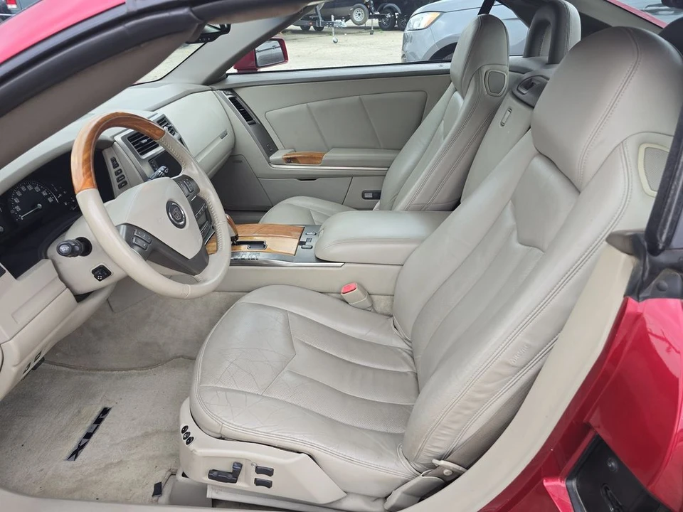 2004 Cadillac XLR - Image 12 of 13
