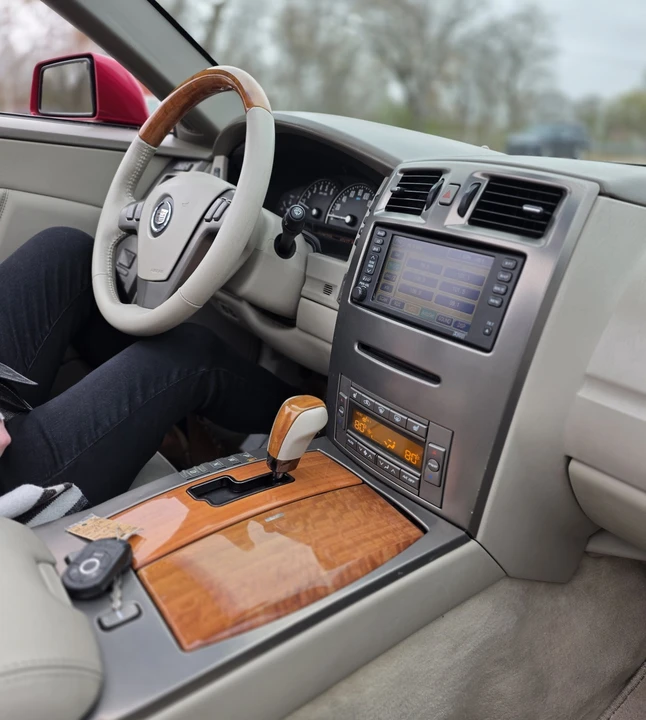 2004 Cadillac XLR - Image 18 of 21