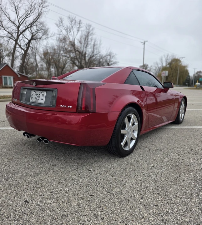2004 Cadillac XLR - Image 15 of 21