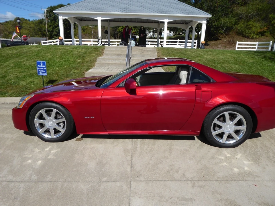 2004 Cadillac XLR - Image 12 of 21