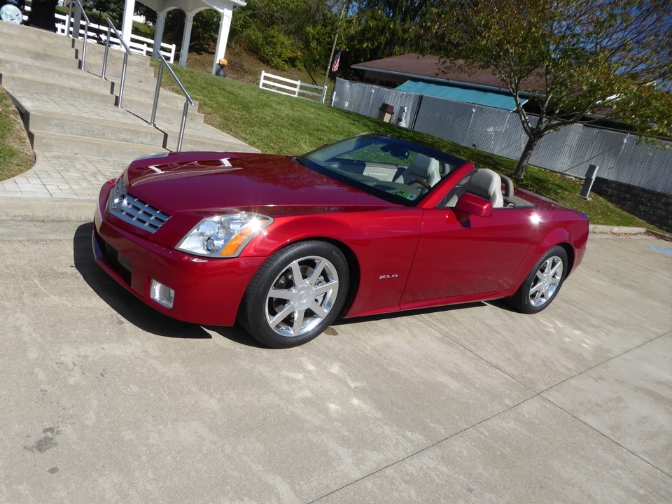 2004 Cadillac XLR - Image 2 of 21