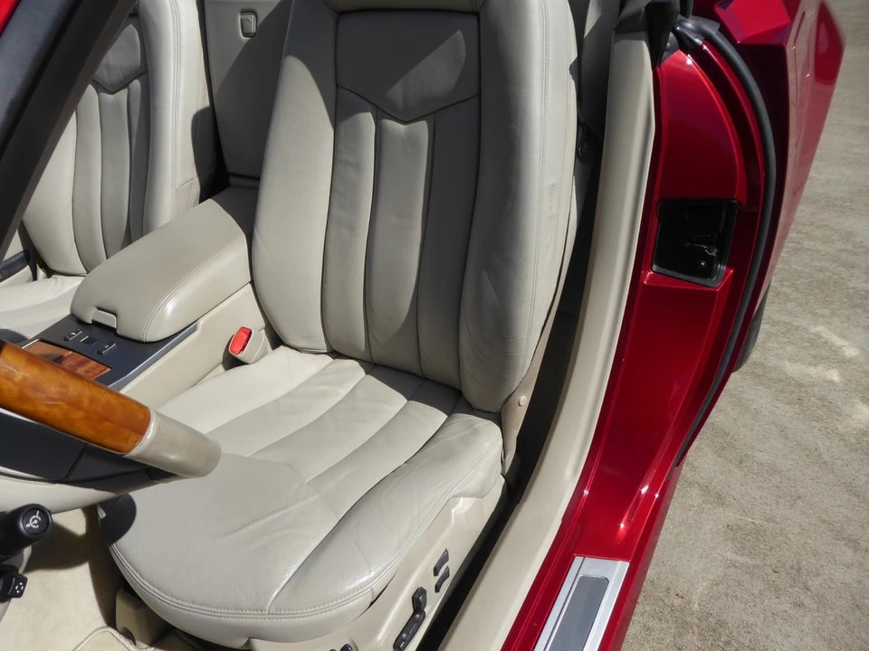 2004 Cadillac XLR - Image 7 of 21