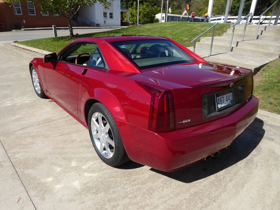 2004 Cadillac XLR - Image 13 of 21