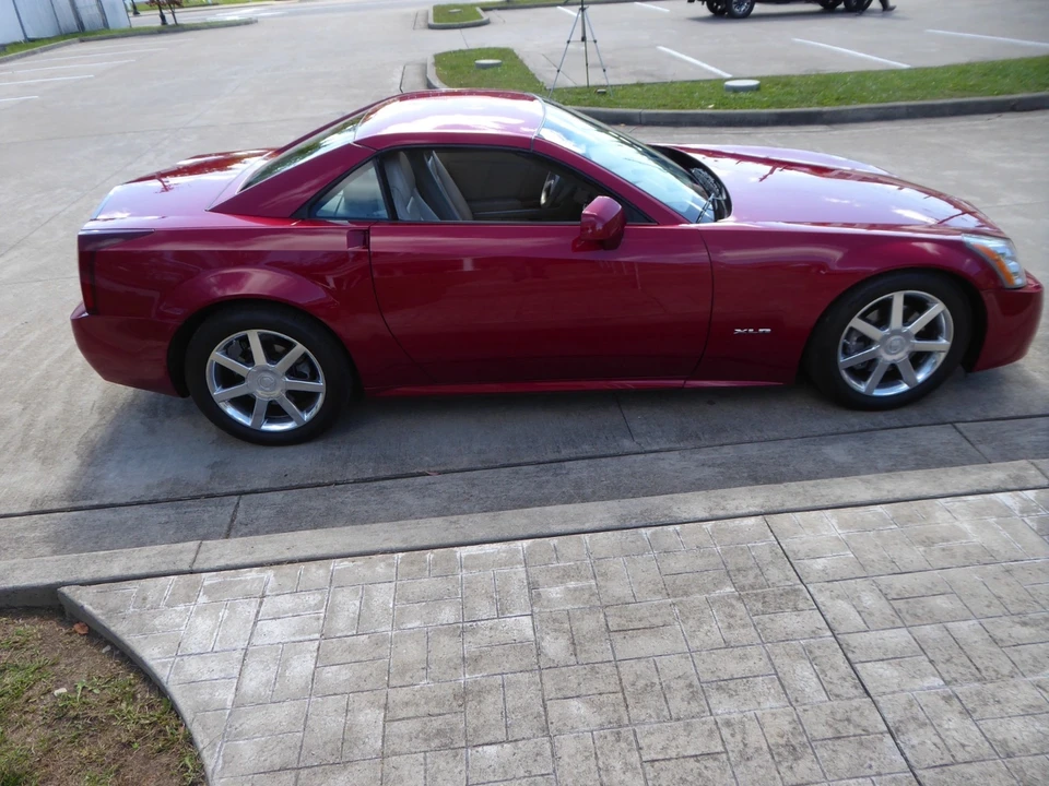 2004 Cadillac XLR - Image 16 of 21