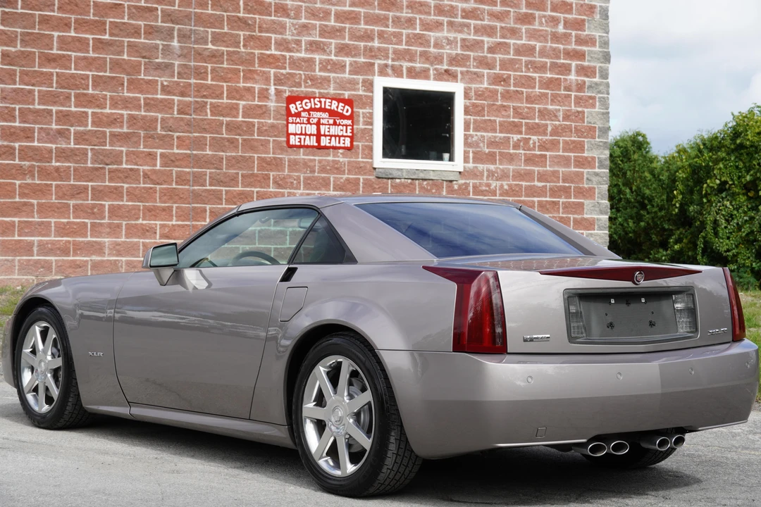 2004 Cadillac XLR - Image 4 of 31