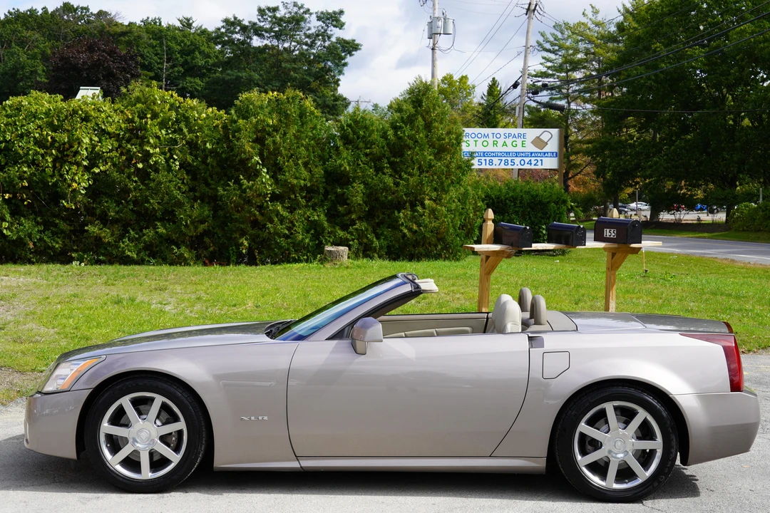 2004 Cadillac XLR - Image 9 of 31