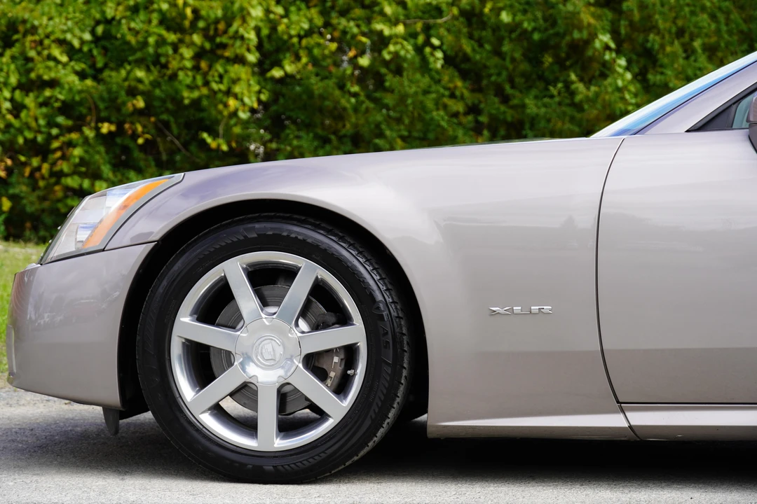 2004 Cadillac XLR - Image 29 of 31