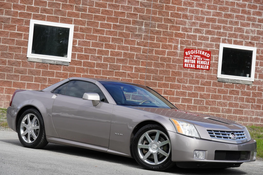 2004 Cadillac XLR - Image 21 of 31