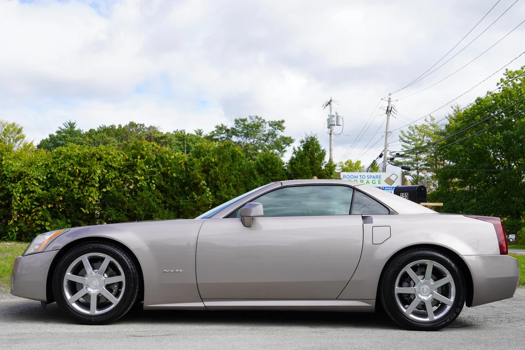 2004 Cadillac XLR - Image 14 of 31