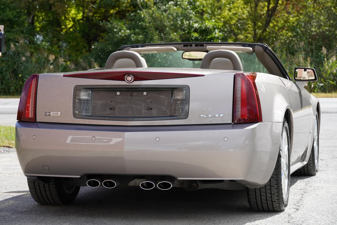 2004 Cadillac XLR - Image 12 of 31