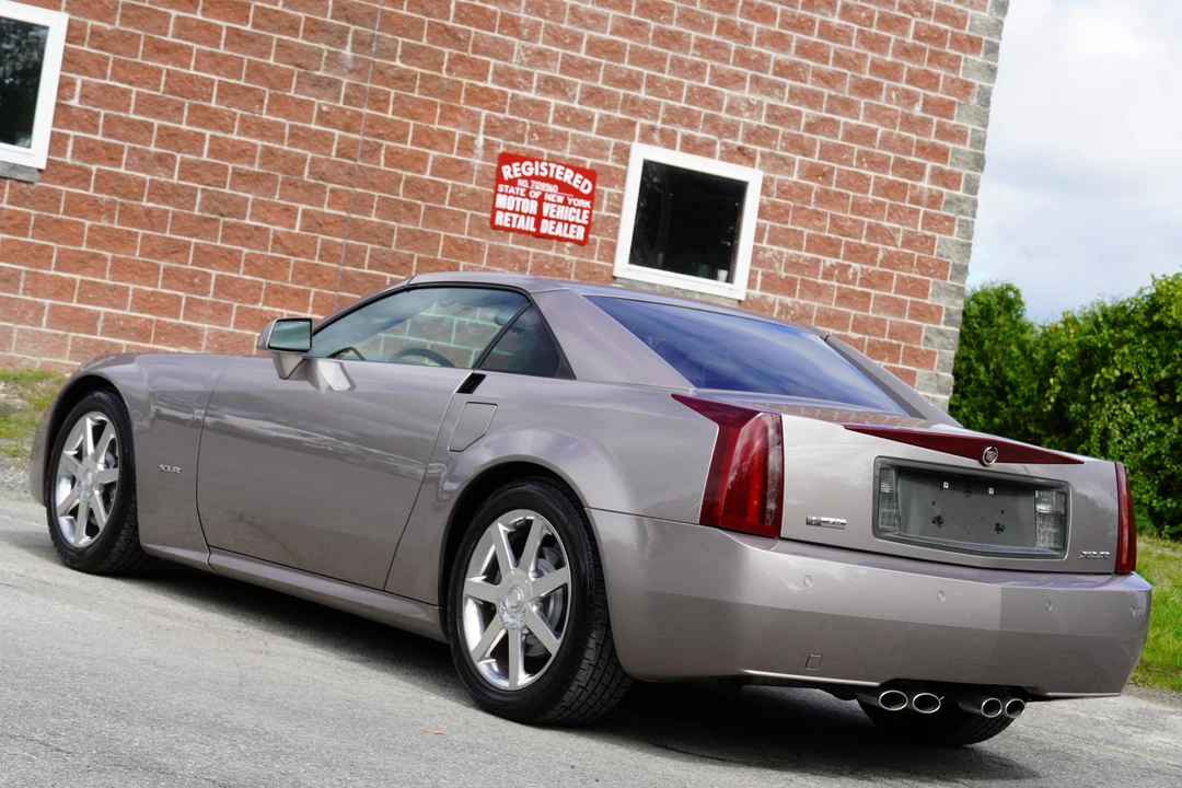 2004 Cadillac XLR - Image 16 of 31