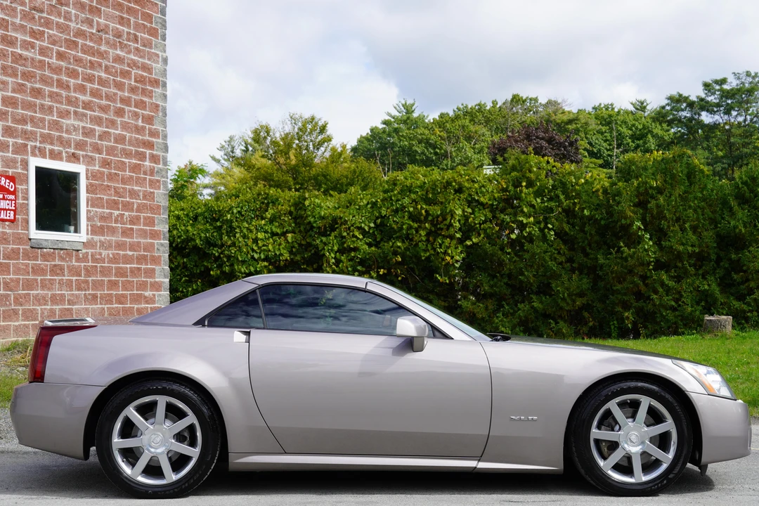 2004 Cadillac XLR - Image 18 of 31
