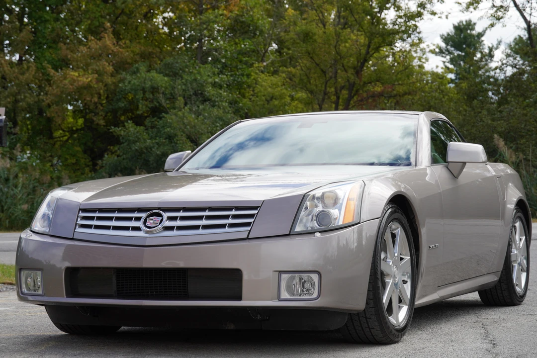 2004 Cadillac XLR - Image 7 of 31