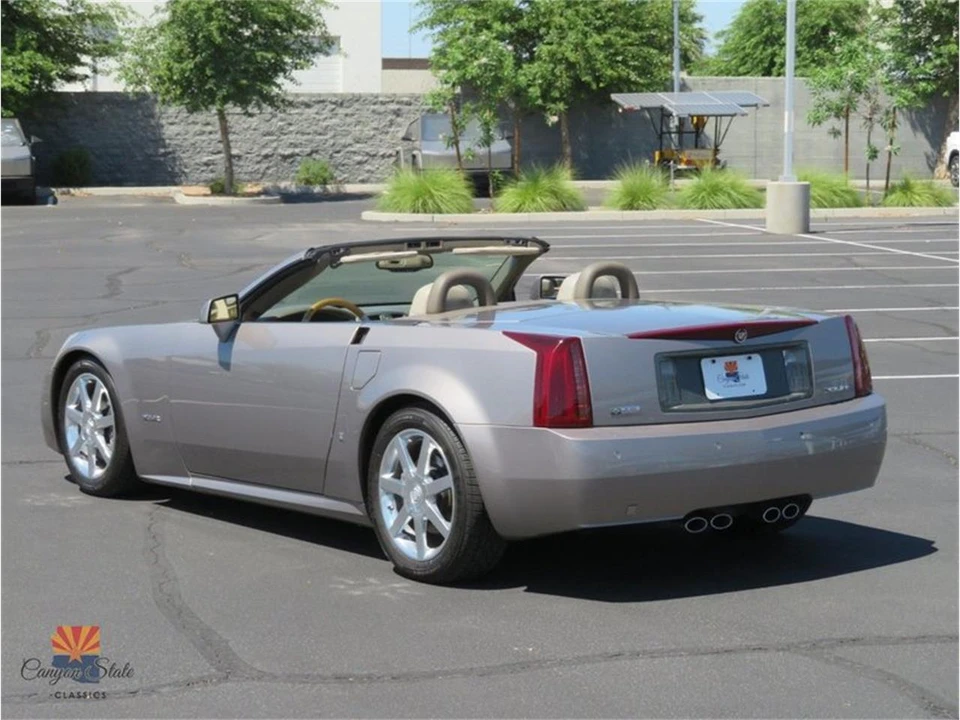 2004 Cadillac XLR - Image 11 of 31