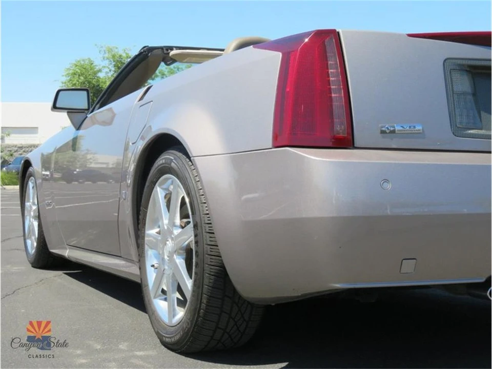 2004 Cadillac XLR - Image 25 of 31