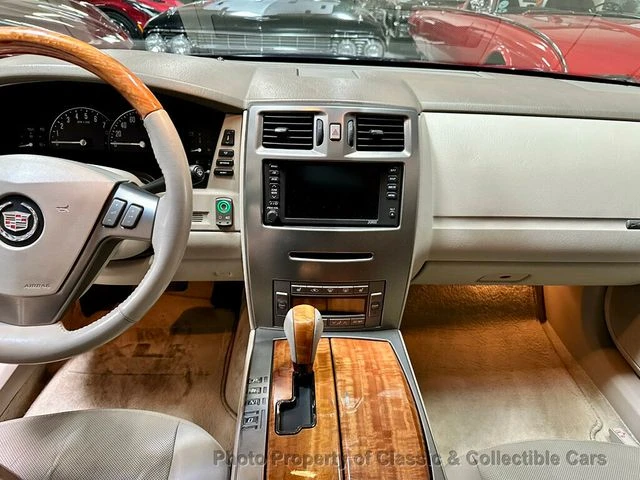 2004 Cadillac XLR - Image 17 of 19