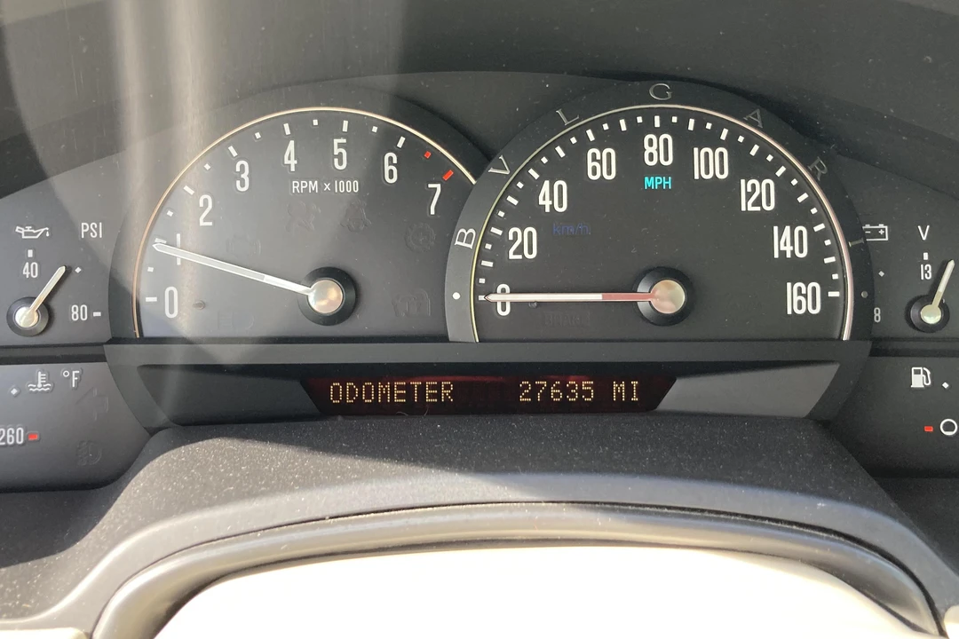 2004 Cadillac XLR - Image 29 of 31