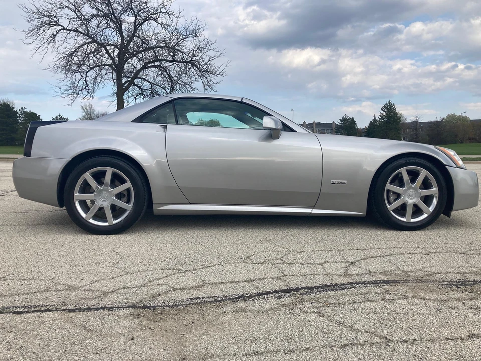 2004 Cadillac XLR - Image 9 of 31