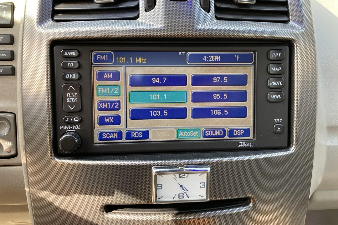 2004 Cadillac XLR - Image 28 of 31