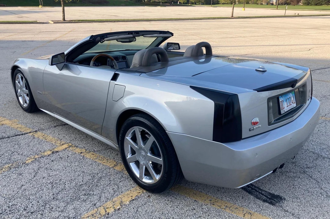 2004 Cadillac XLR - Image 4 of 31
