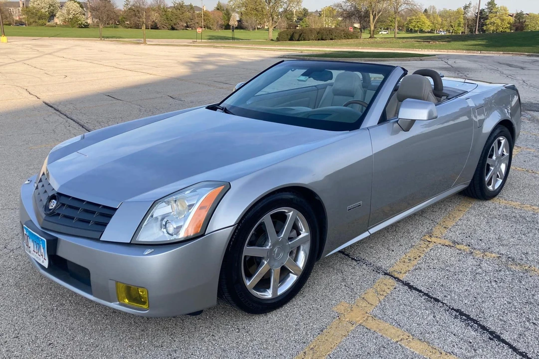 2004 Cadillac XLR - Image 2 of 31