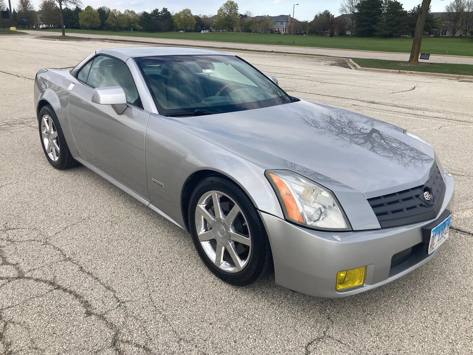 2004 Cadillac XLR - Image 10 of 31