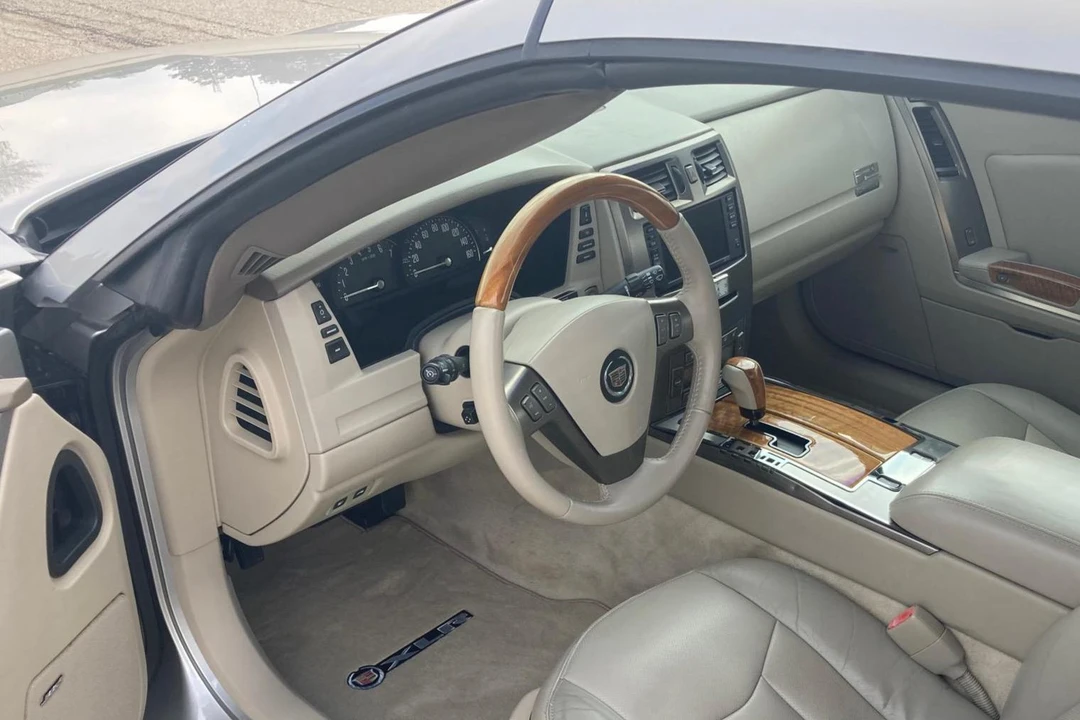 2004 Cadillac XLR - Image 26 of 31
