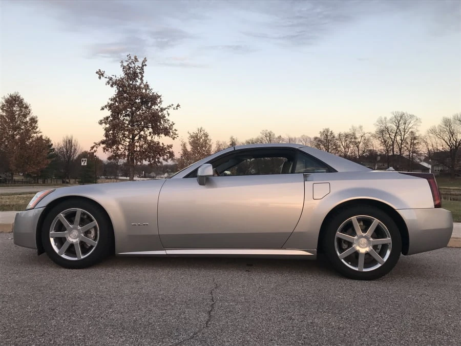 2004 Cadillac XLR - Image 2 of 7