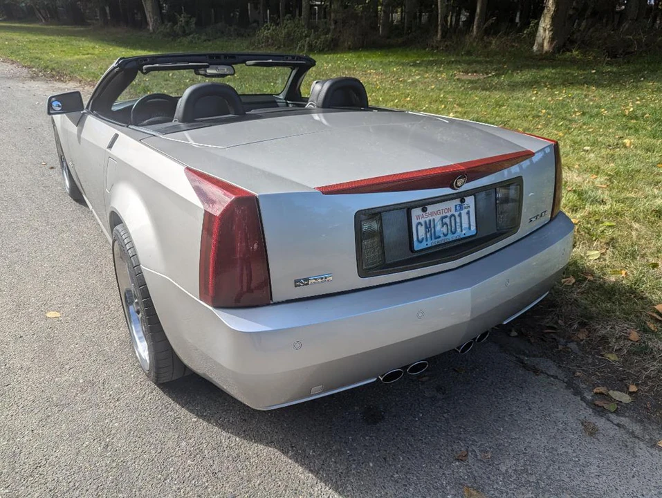 2004 Cadillac XLR - Image 12 of 31