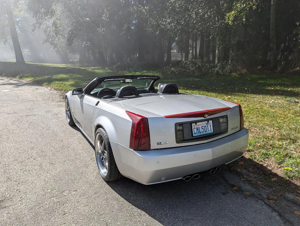 2004 Cadillac XLR - Image 15 of 31