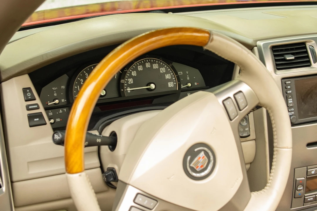 2004 Cadillac XLR - Image 30 of 31