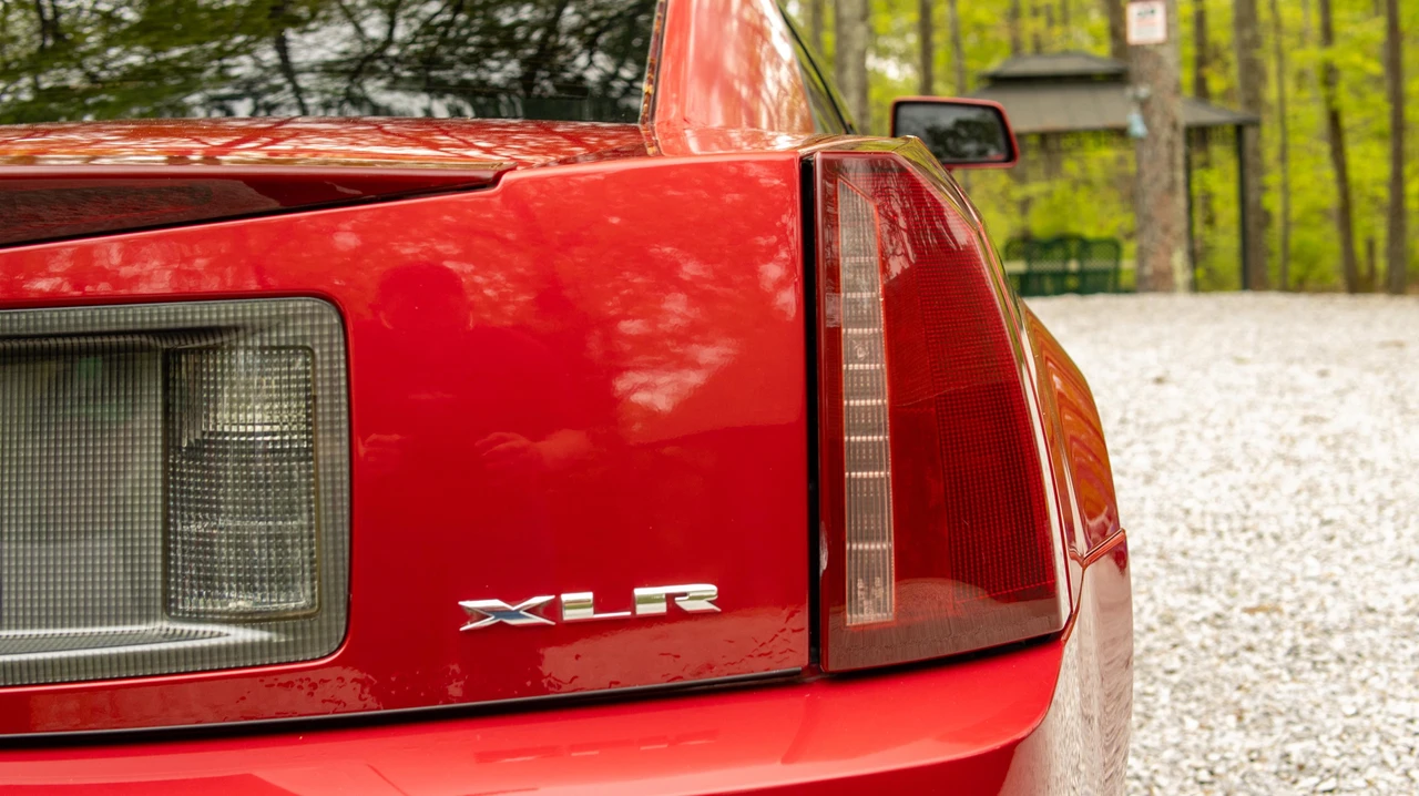 2004 Cadillac XLR - Image 16 of 31