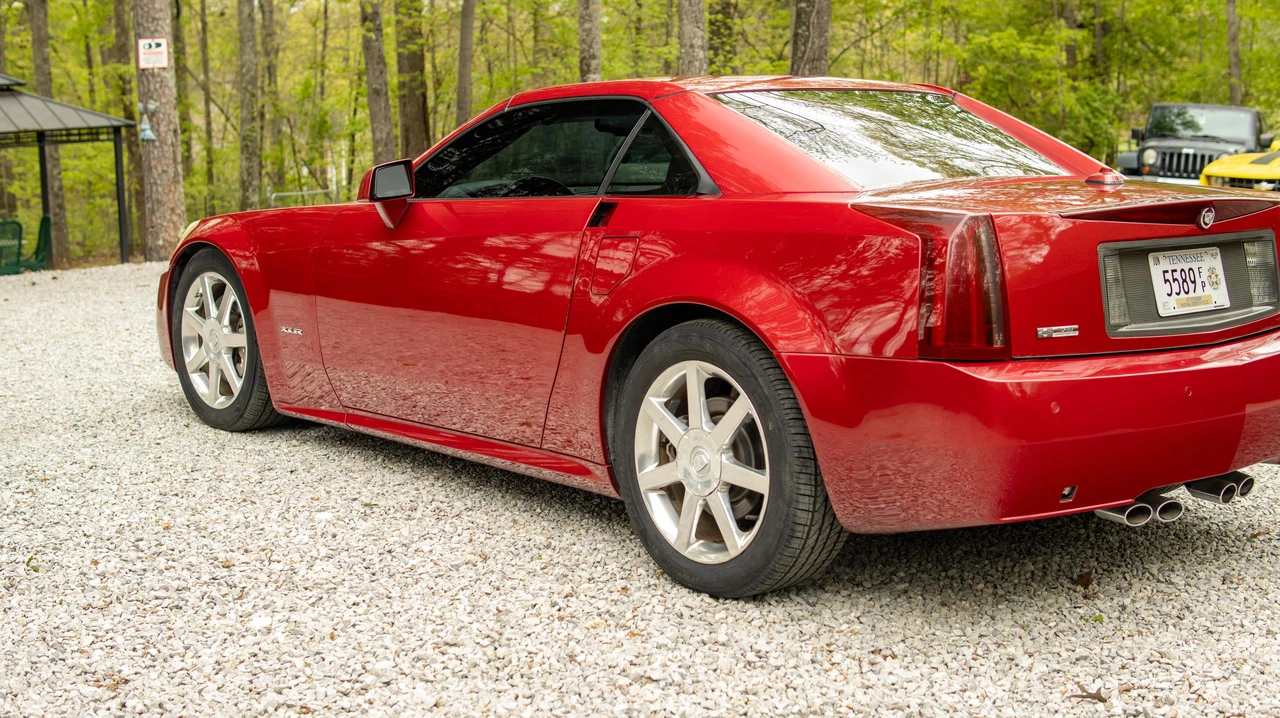 2004 Cadillac XLR - Image 8 of 31