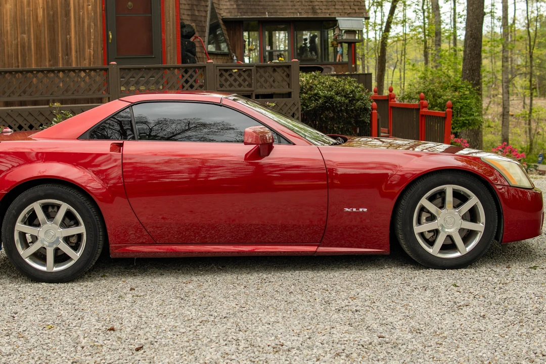 2004 Cadillac XLR - Image 10 of 31