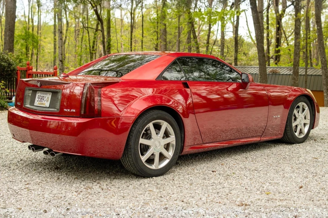 2004 Cadillac XLR - Image 4 of 31