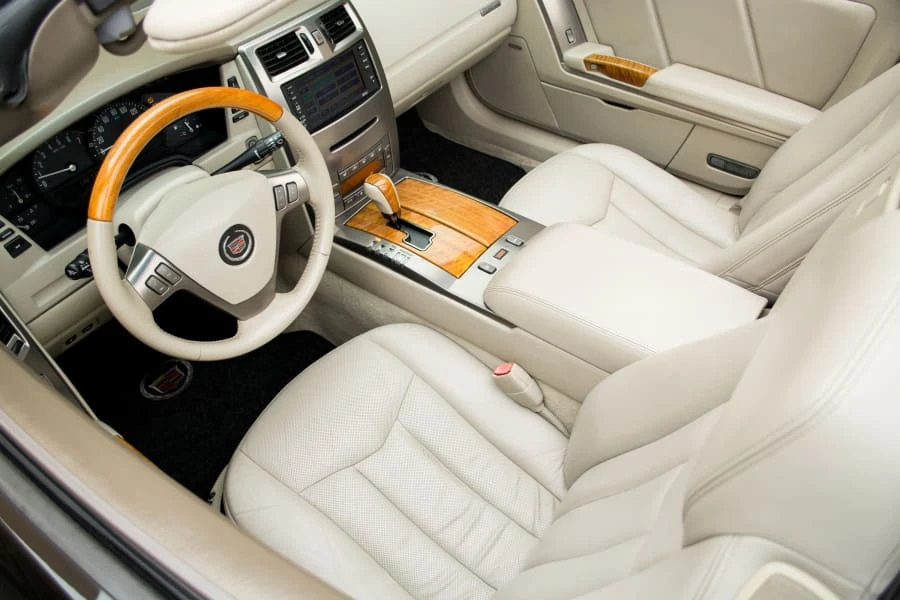 2004 Cadillac XLR - Image 5 of 11