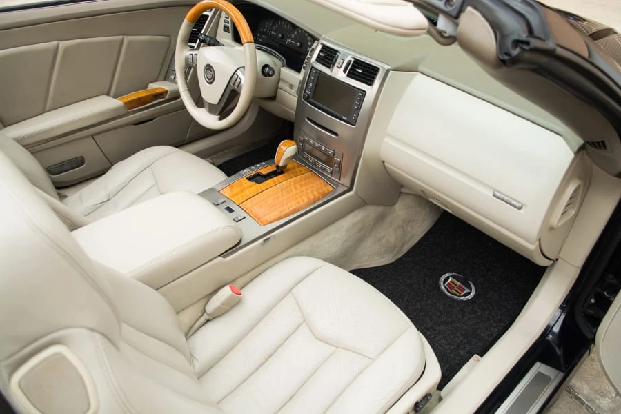 2004 Cadillac XLR - Image 7 of 11