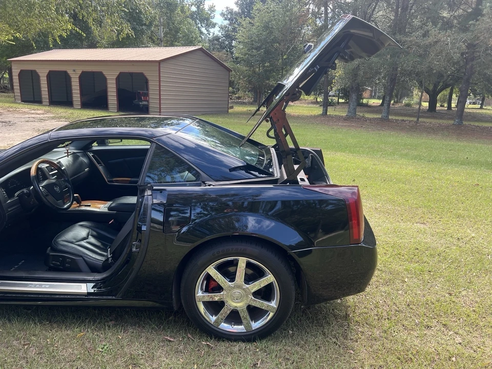 2004 Cadillac XLR - Image 5 of 21