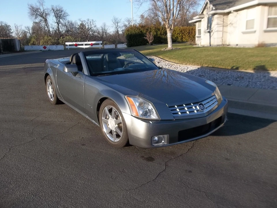 2004 Cadillac XLR - Image 3 of 31