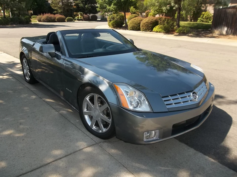 2004 Cadillac XLR - Image 7 of 31