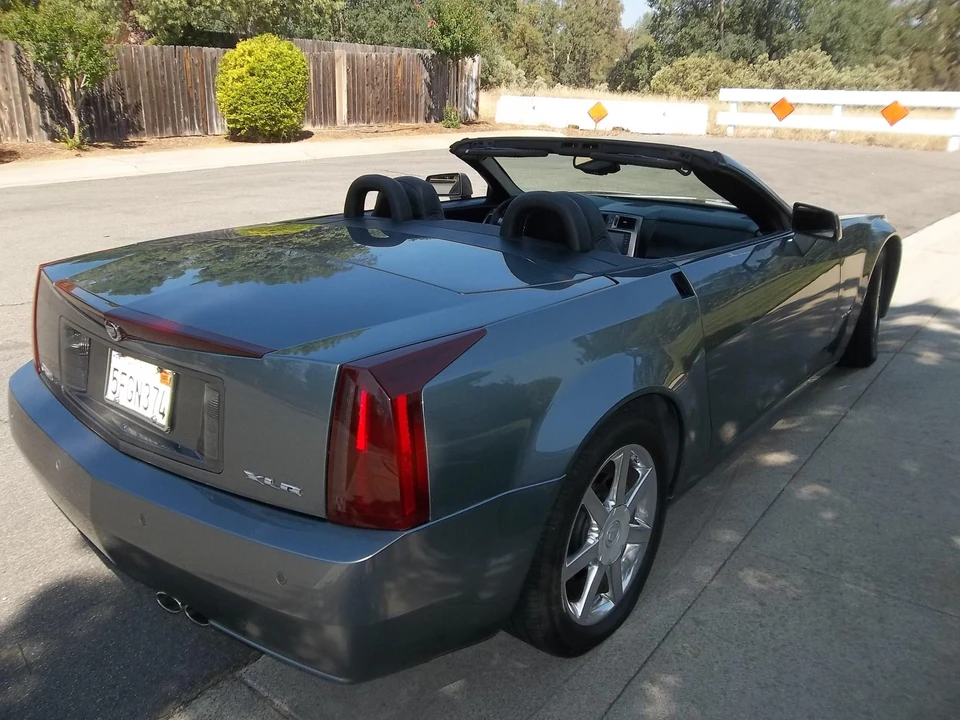 2004 Cadillac XLR - Image 8 of 31