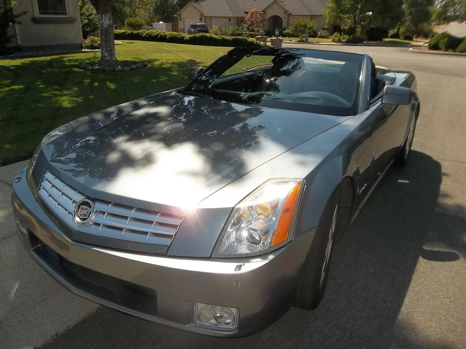 2004 Cadillac XLR - Image 5 of 31