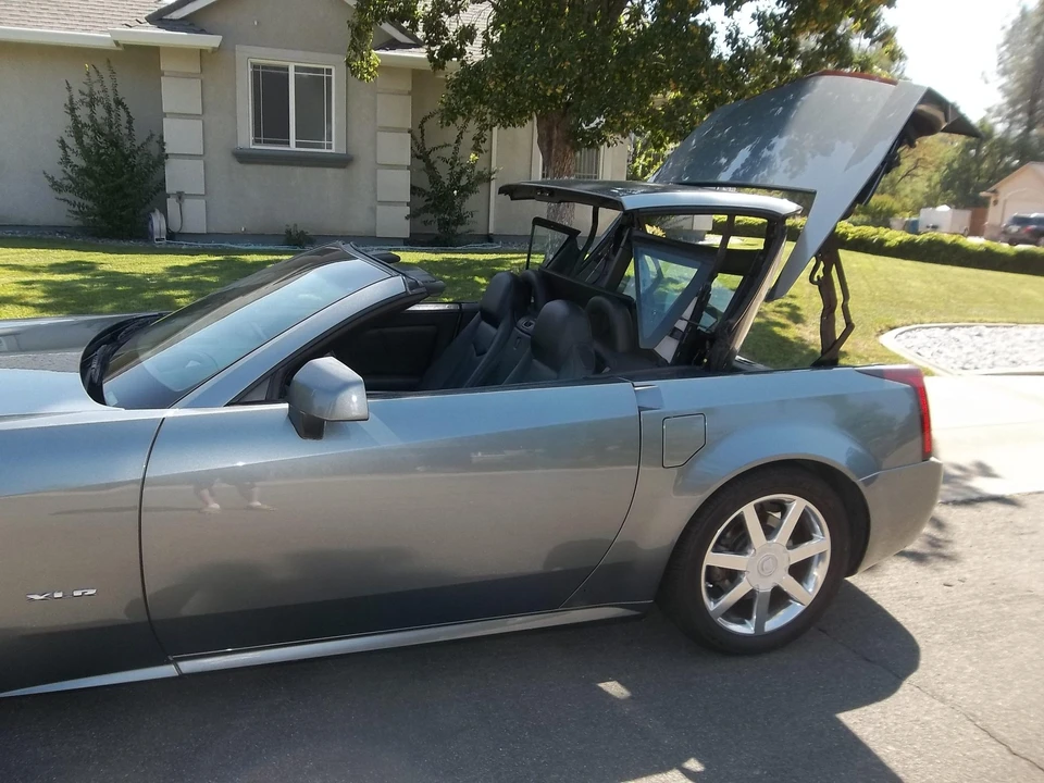 2004 Cadillac XLR - Image 14 of 31