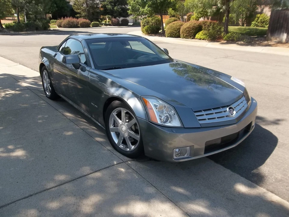 2004 Cadillac XLR - Image 11 of 31
