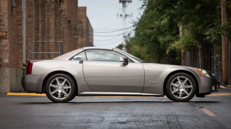 2004 Cadillac XLR - Image 8 of 12