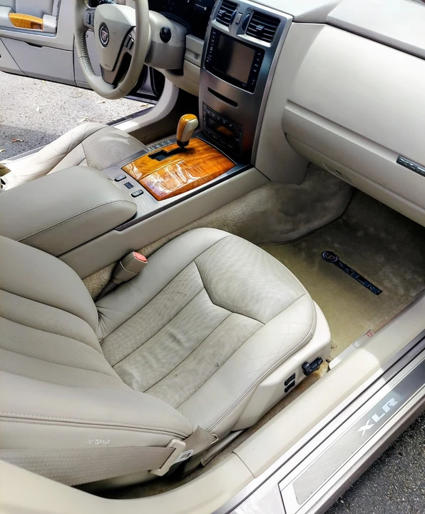 2004 Cadillac XLR - Image 10 of 16