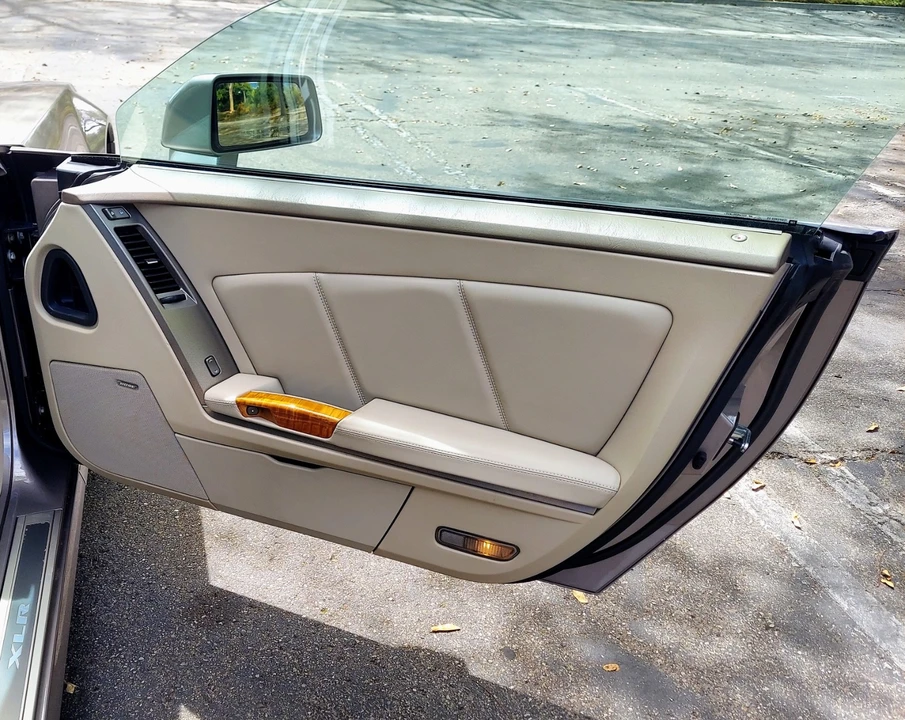 2004 Cadillac XLR - Image 8 of 16
